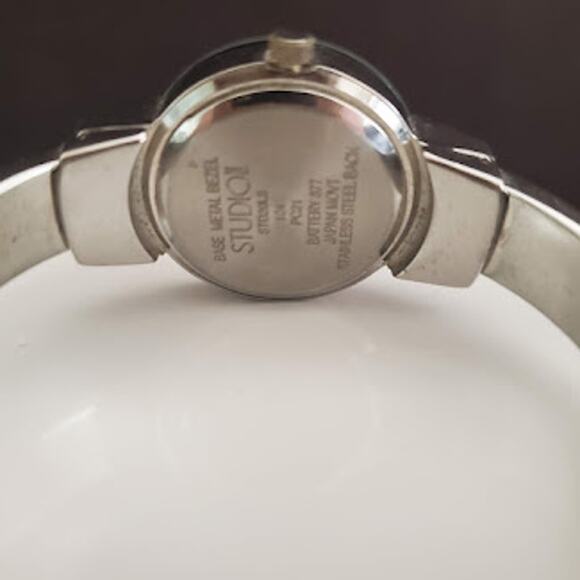 Studio Women's Bracelet Watch Black and Silver Fresh‎ Battery - Picture 7 of 8